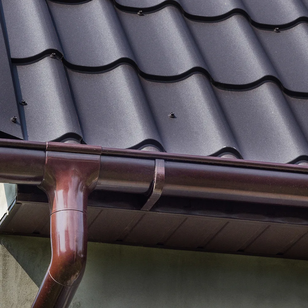 Zinc, cuivre ou aluminium : quel matériau choisir pour sa zinguerie à Maucor ?